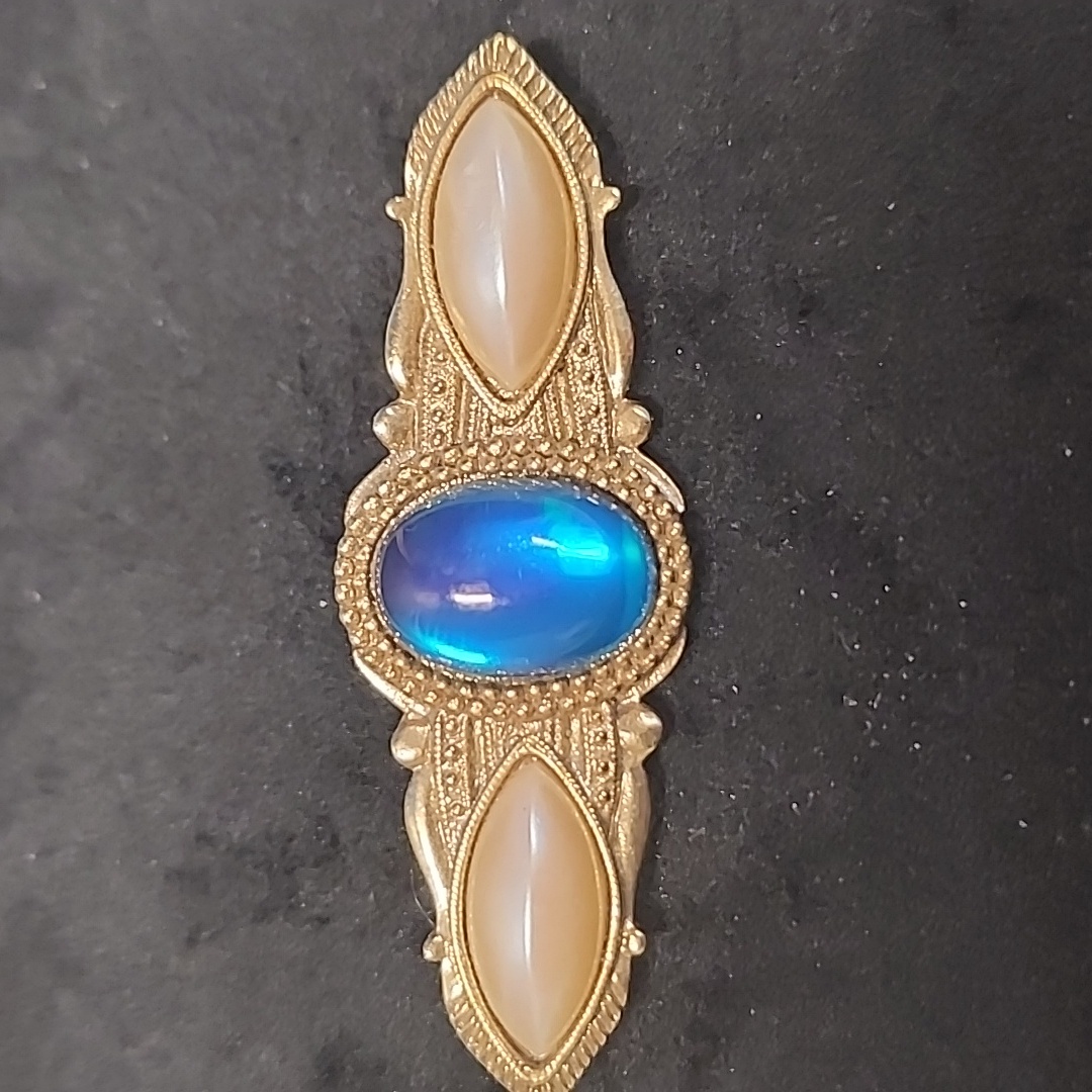 1928 Jewelry Art Deco Style Bar Brooch Blue Cabochon Gold Tone Vintage Pin 28$